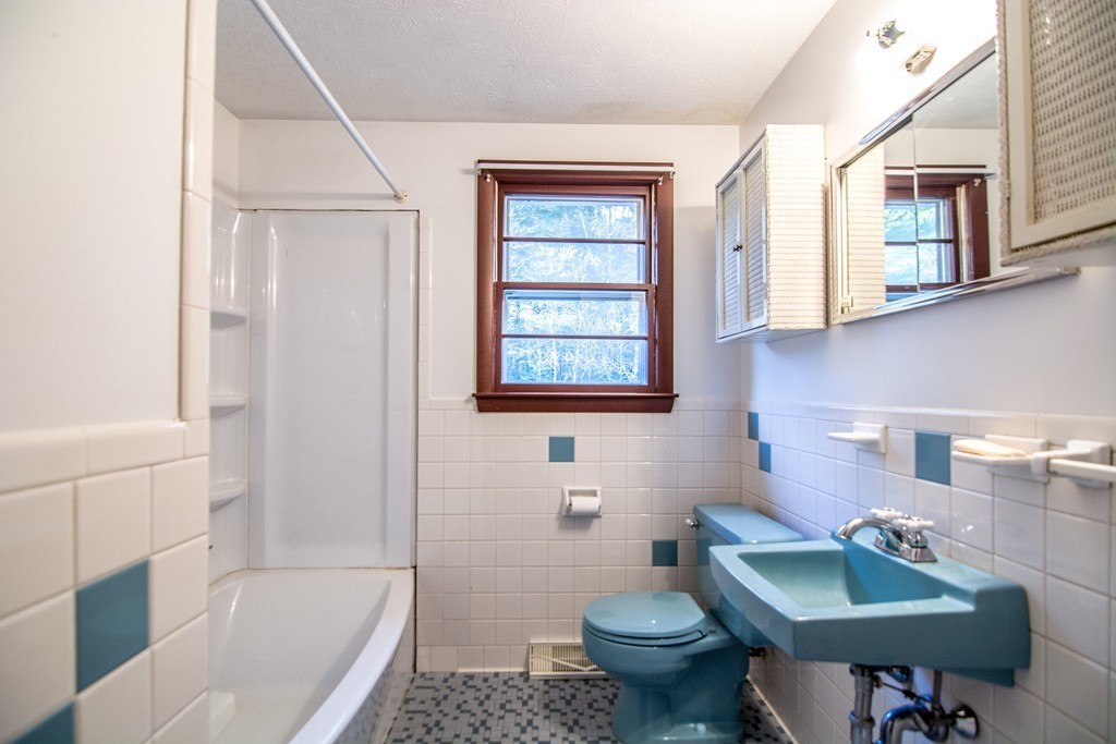 79 Kennedy Road Stoughton, MA 02072 - Photo 12 of 15 Gallery Image 12