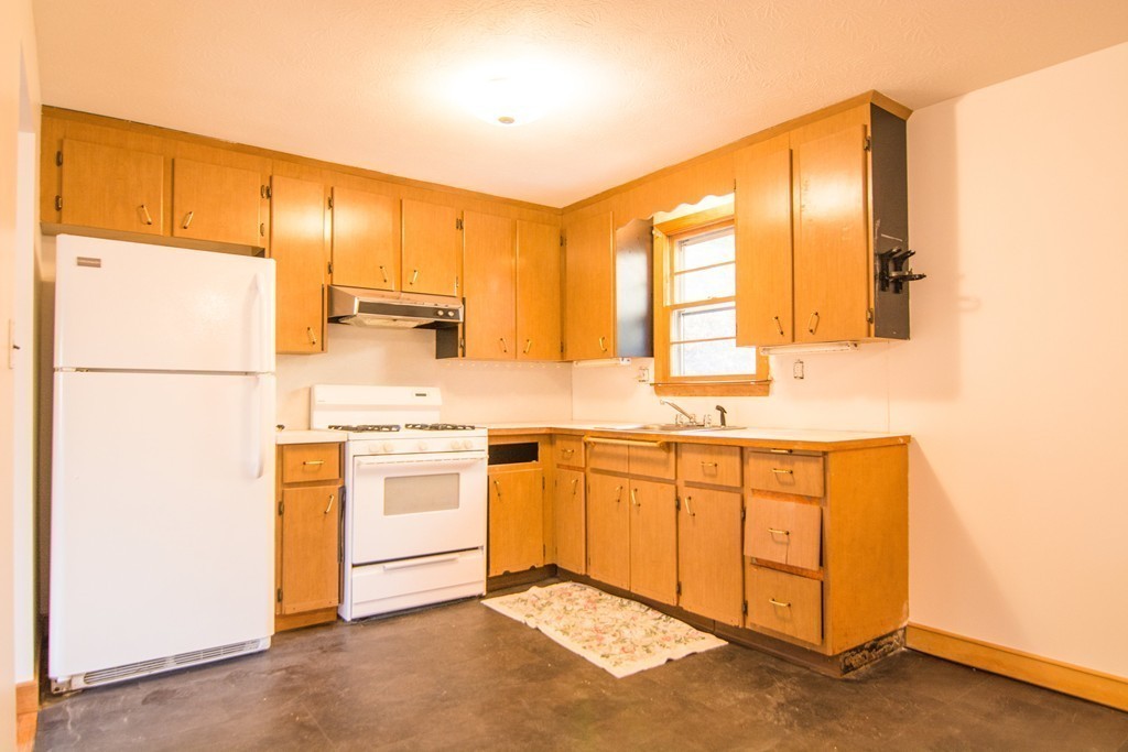 79 Kennedy Road Stoughton, MA 02072 - Photo 8 of 15 Gallery Image 8