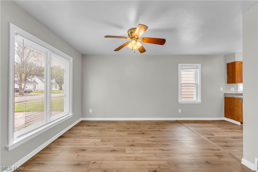 18517 Homeway Road Cleveland, OH 44135 - Photo 5 of 29