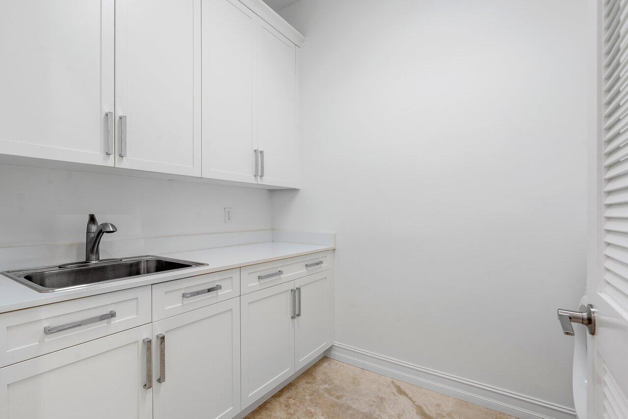 17662 Cadena Drive Boca Raton, FL 33496 - Photo 47 of 71 Laundry Room