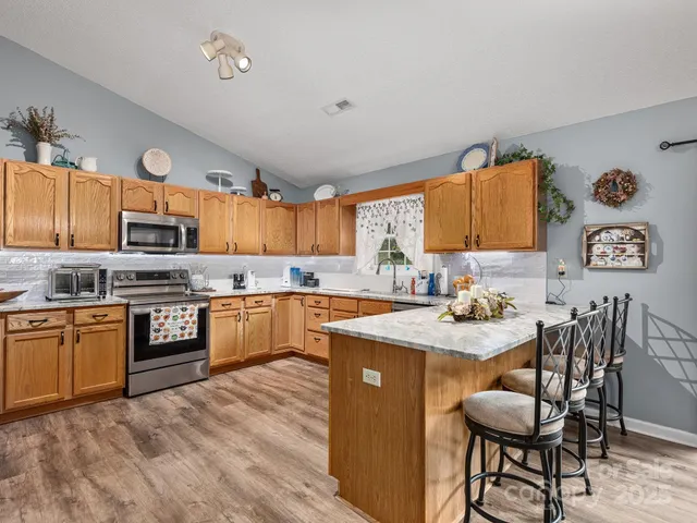 $599,999 | 61 Blue Ridge Acres Road, Asheville, NC 28806