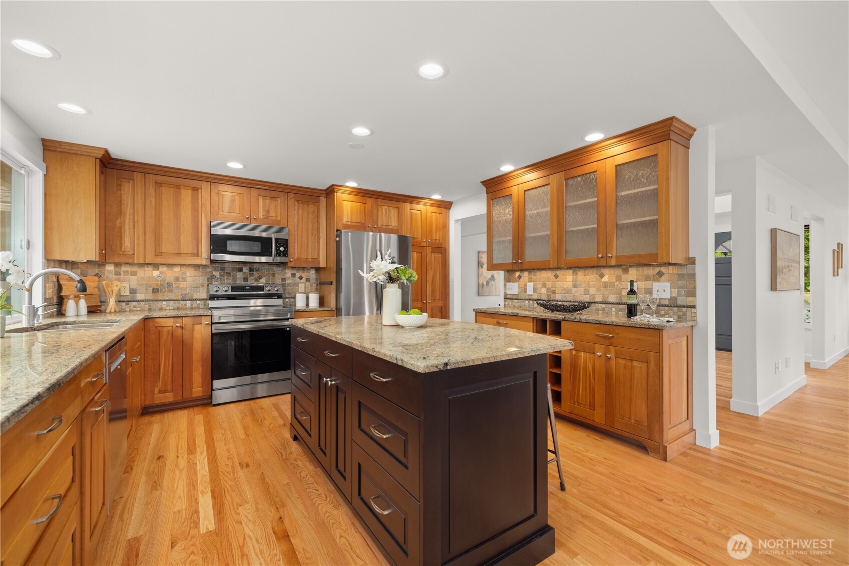14821 104th Avenue Northeast Bothell, WA 98011 - Photo 11 of 38