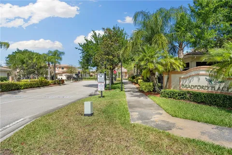 $274,900 | 2522 Stockbridge Square Southwest, Vero Beach, FL 32962