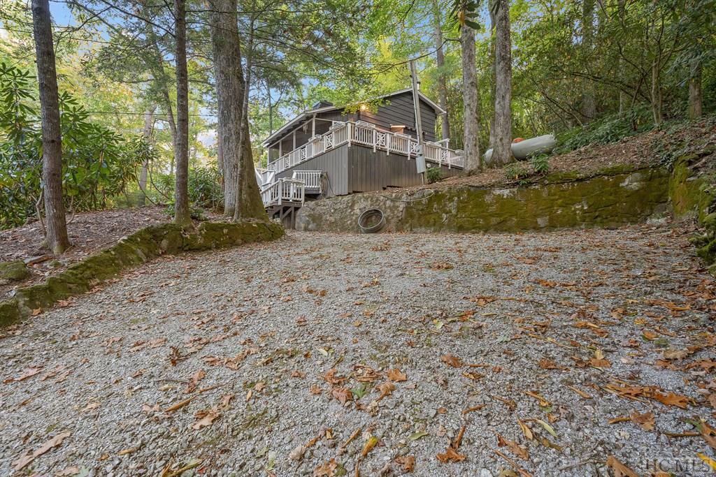 792 Hickory Hill Road Highlands, NC 28741 - Photo 4 of 26 Gallery Image 4