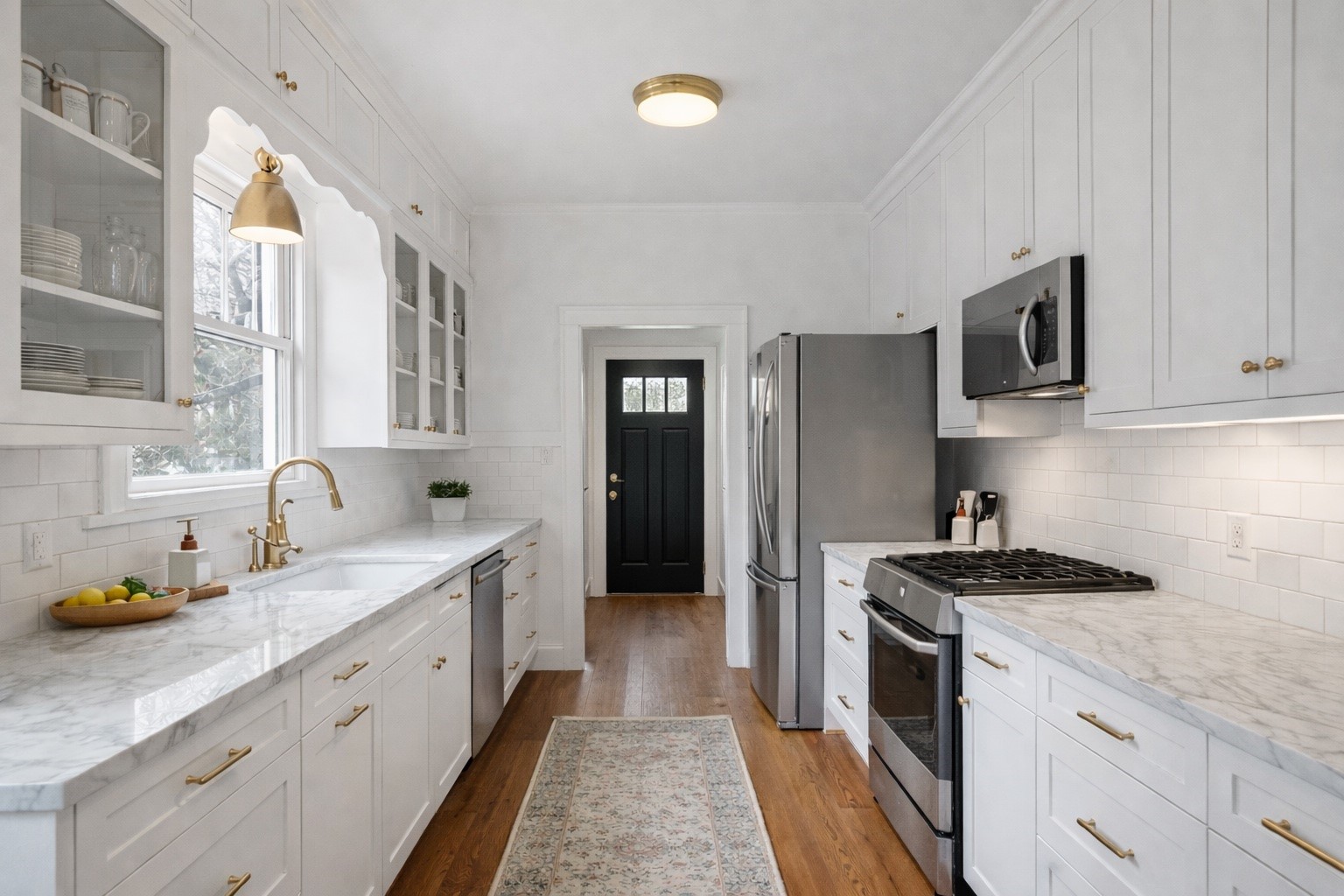 1004 Missouri Street Houston, TX 77006 - Photo 11 of 22 Virtually remodeled Kitchen to showcase the stellar potential!