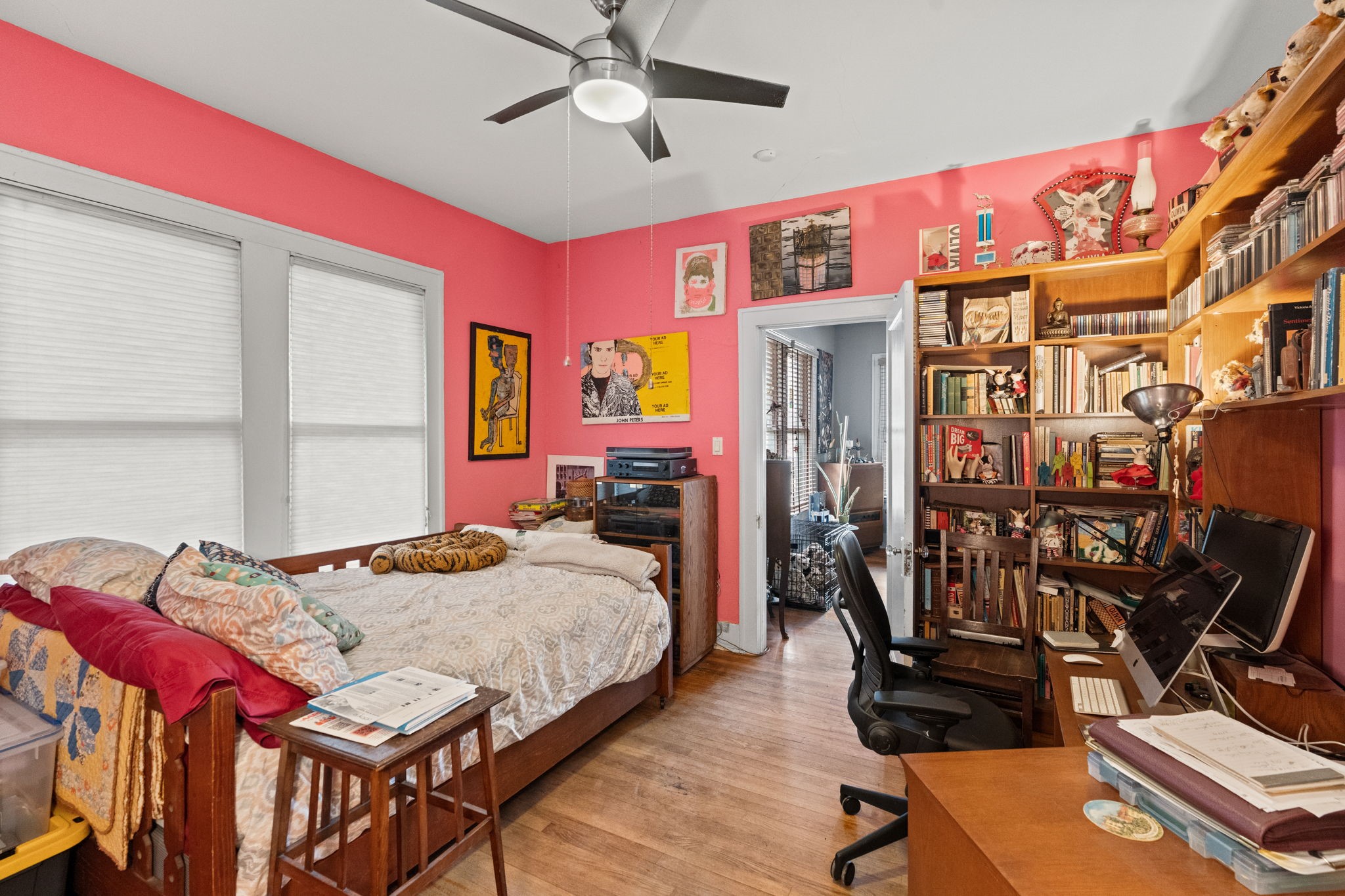 1004 Missouri Street Houston, TX 77006 - Photo 14 of 22 Secondary Bedroom
