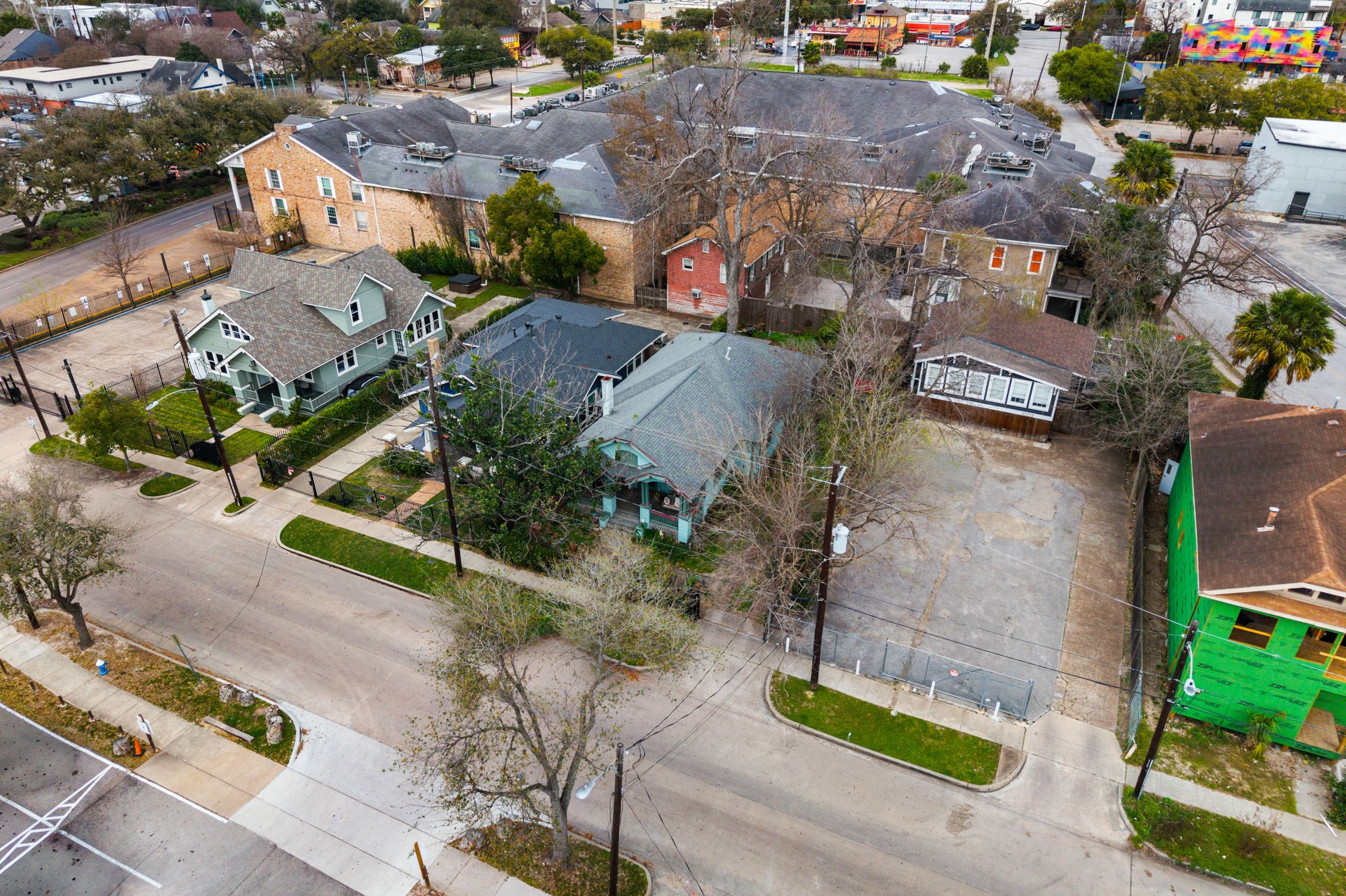 1004 Missouri Street Houston, TX 77006 - Photo 21 of 22 Aerial view of the Property in the heart of Montrose.