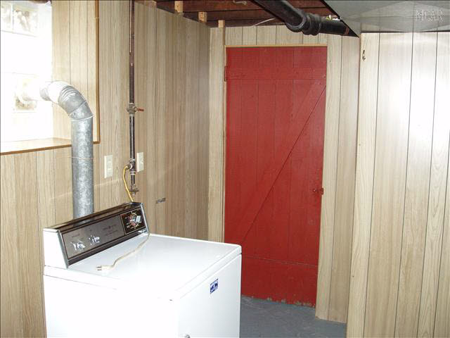 636 Laplaisance Road Monroe, MI 48161 - Photo 8 of 8 20009534-7.JPG