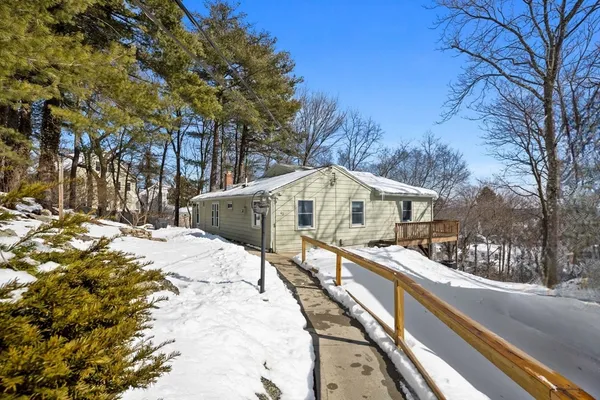 $879,900 | 43 Woodside Lane, Arlington, MA 02474