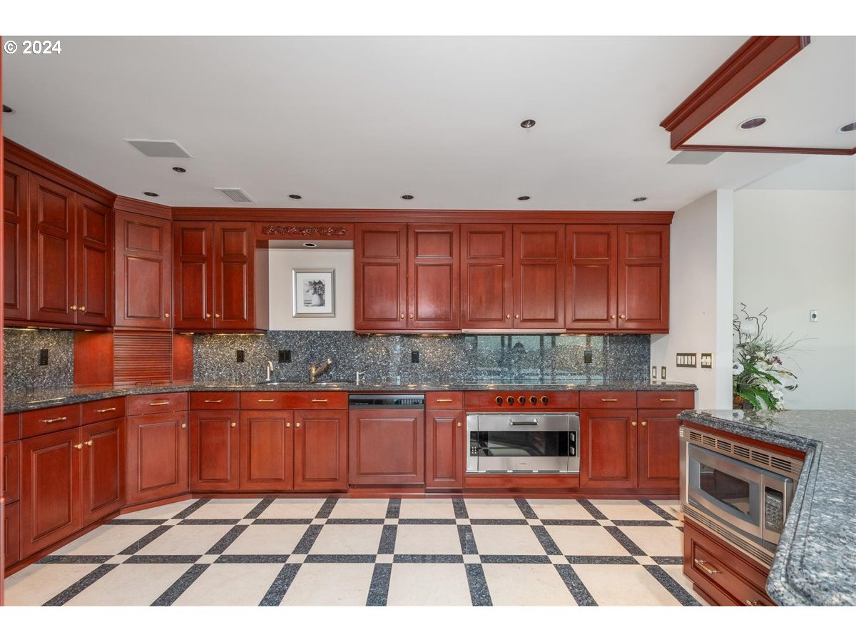 1414 Southwest 3rd Avenue, Unit 2601 Portland, OR 97201 - Photo 22 of 46