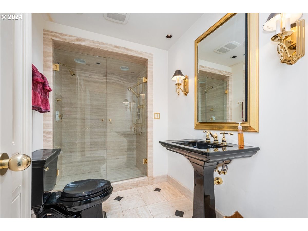1414 Southwest 3rd Avenue, Unit 2601 Portland, OR 97201 - Photo 33 of 46