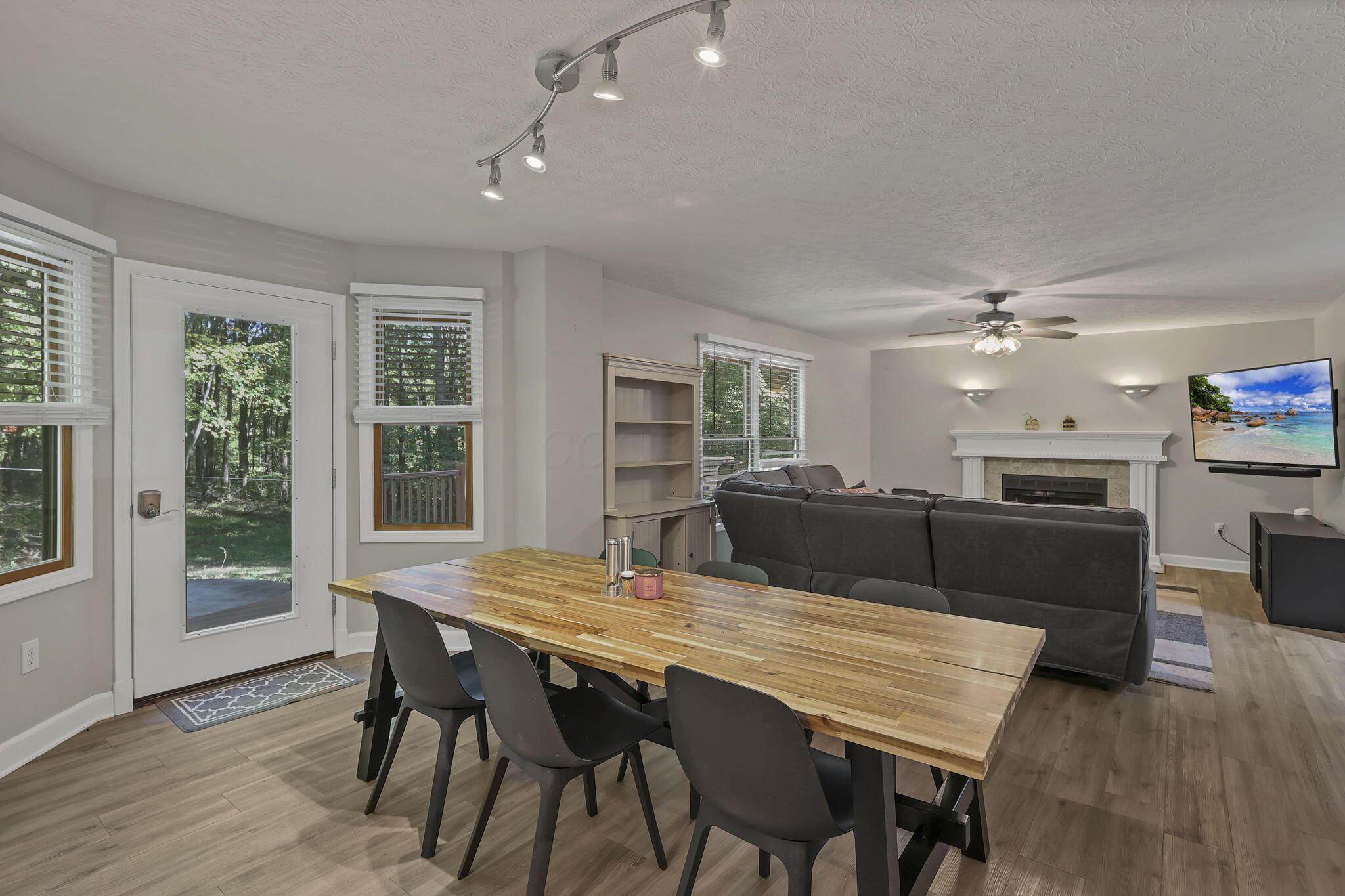 6690 Watkins Road Southwest Pataskala, OH 43062 - Photo 20 of 83 Eating Space