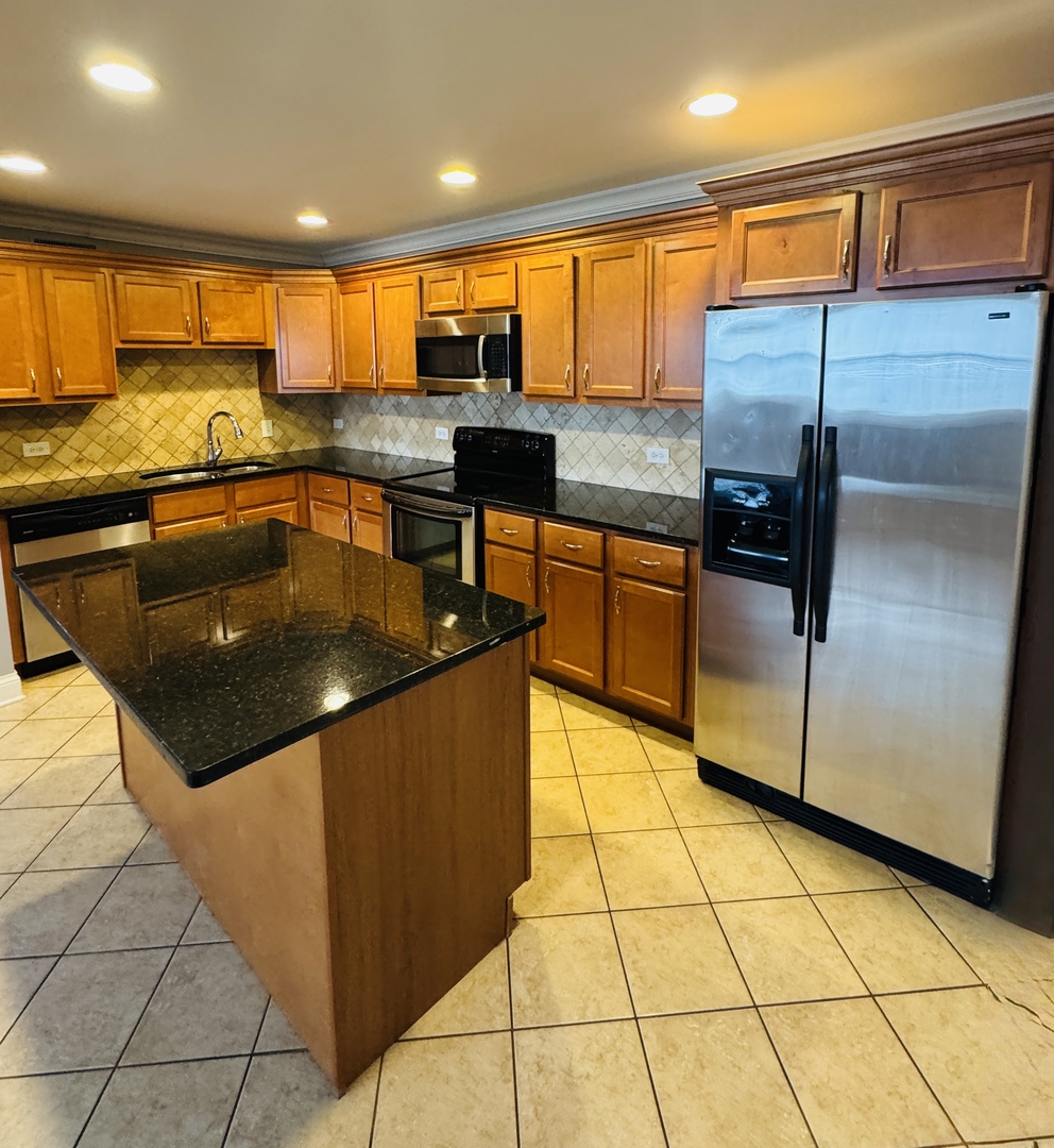 1288 Perry Street, Unit 2 Des Plaines, IL 60016 - Photo 2 of 9
