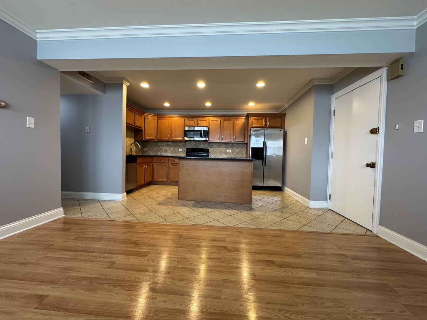 1288 Perry Street, Unit 2 Des Plaines, IL 60016 - Photo 4 of 9