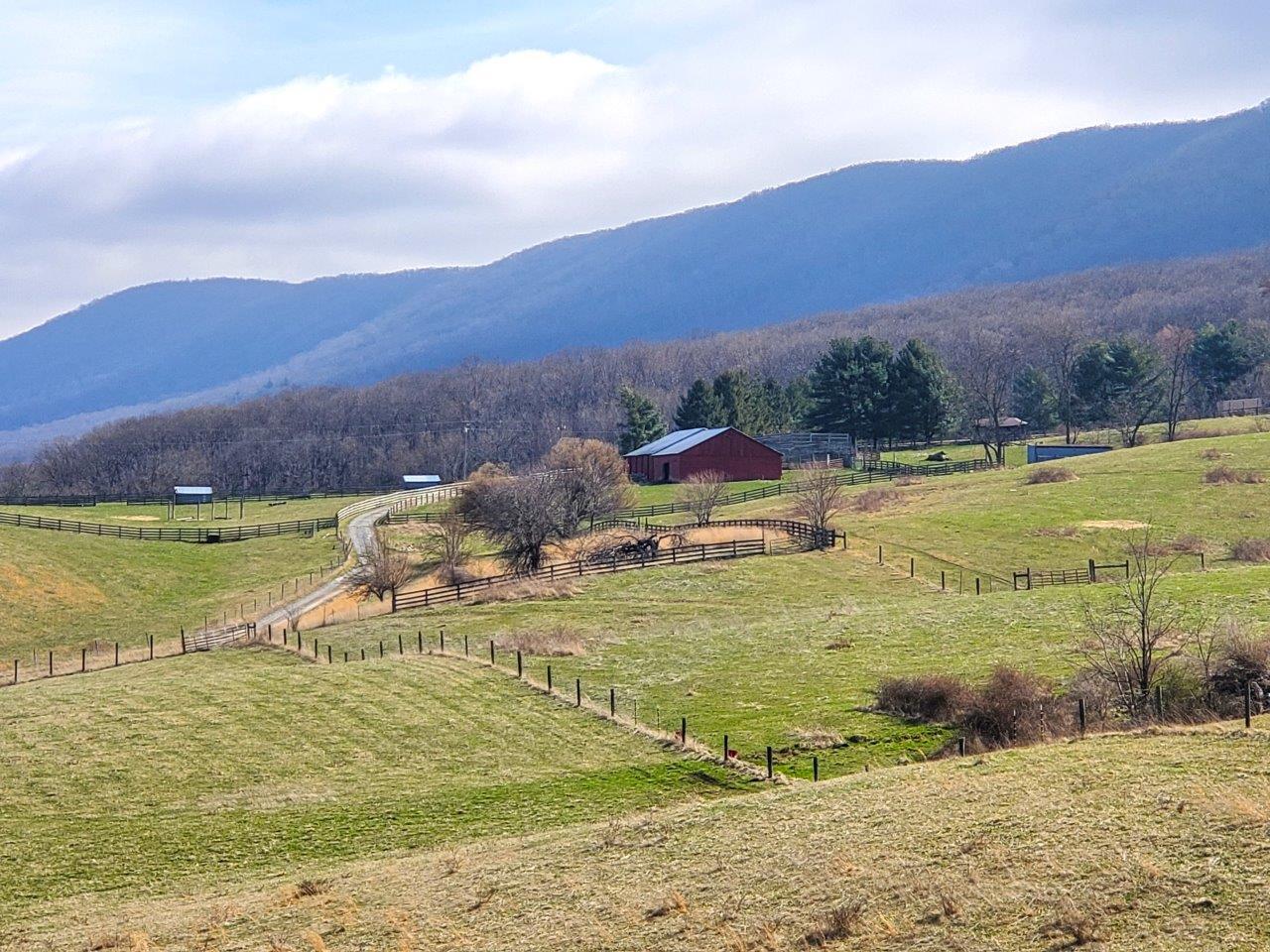 1696 Green Valley Road Peterstown, WV 24963 - Photo 1 of 132 Main