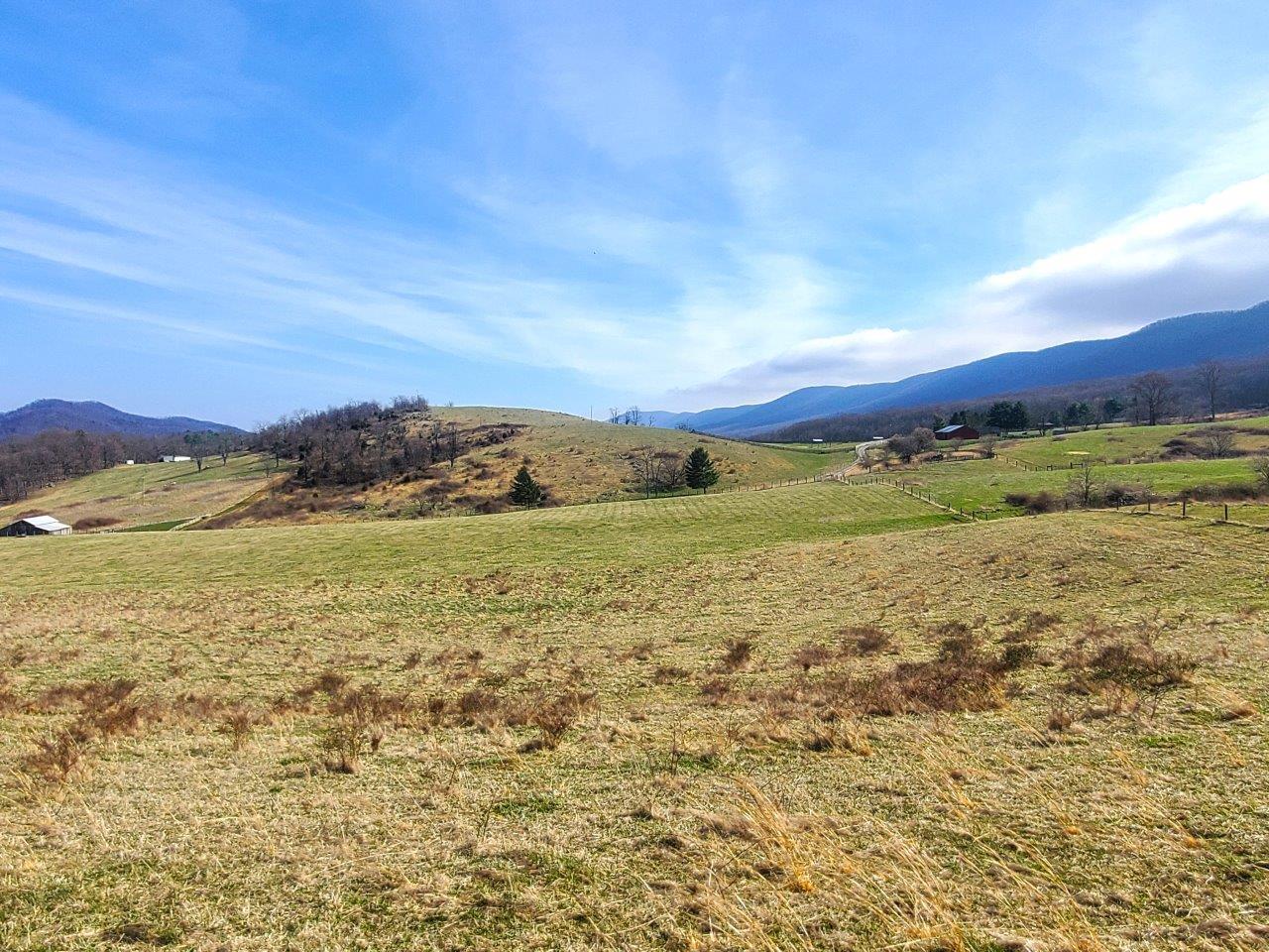 1696 Green Valley Road Peterstown, WV 24963 - Photo 4 of 132 a view of an ocean and a mountain