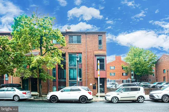 $4,000 | 906 Locust Street, Philadelphia, PA 19107