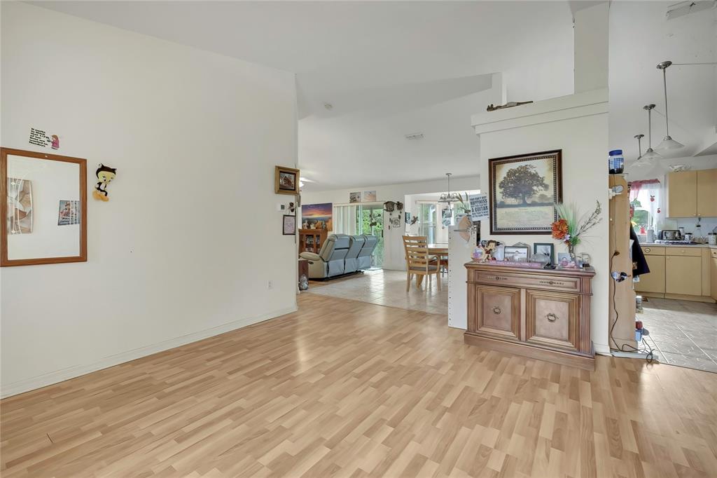 2124 Deborah Drive Spring Hill, FL 34609 - Photo 4 of 33