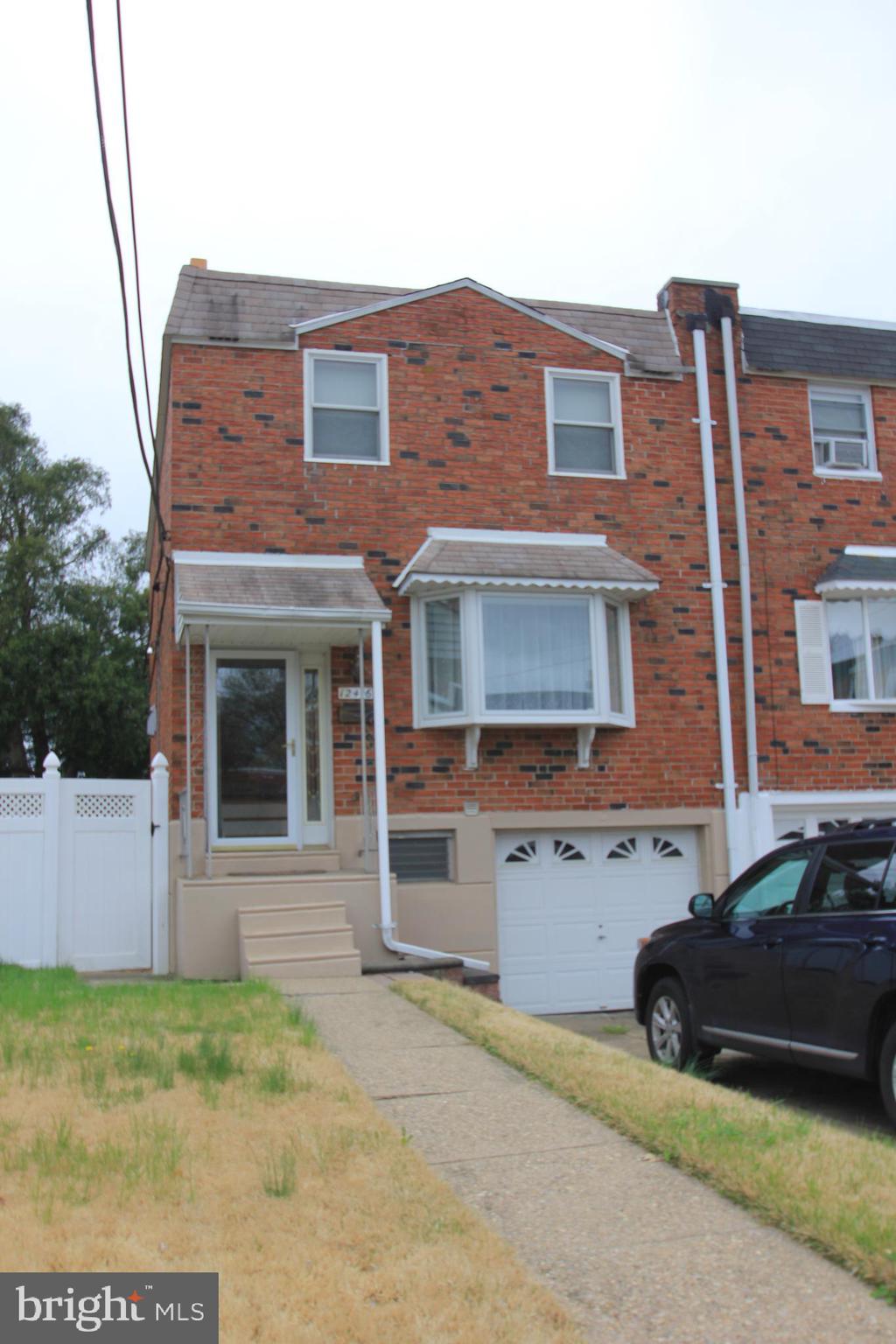 12416 Sweet Briar Road Philadelphia, PA 19154 - Photo 2 of 16 Gallery Image 2
