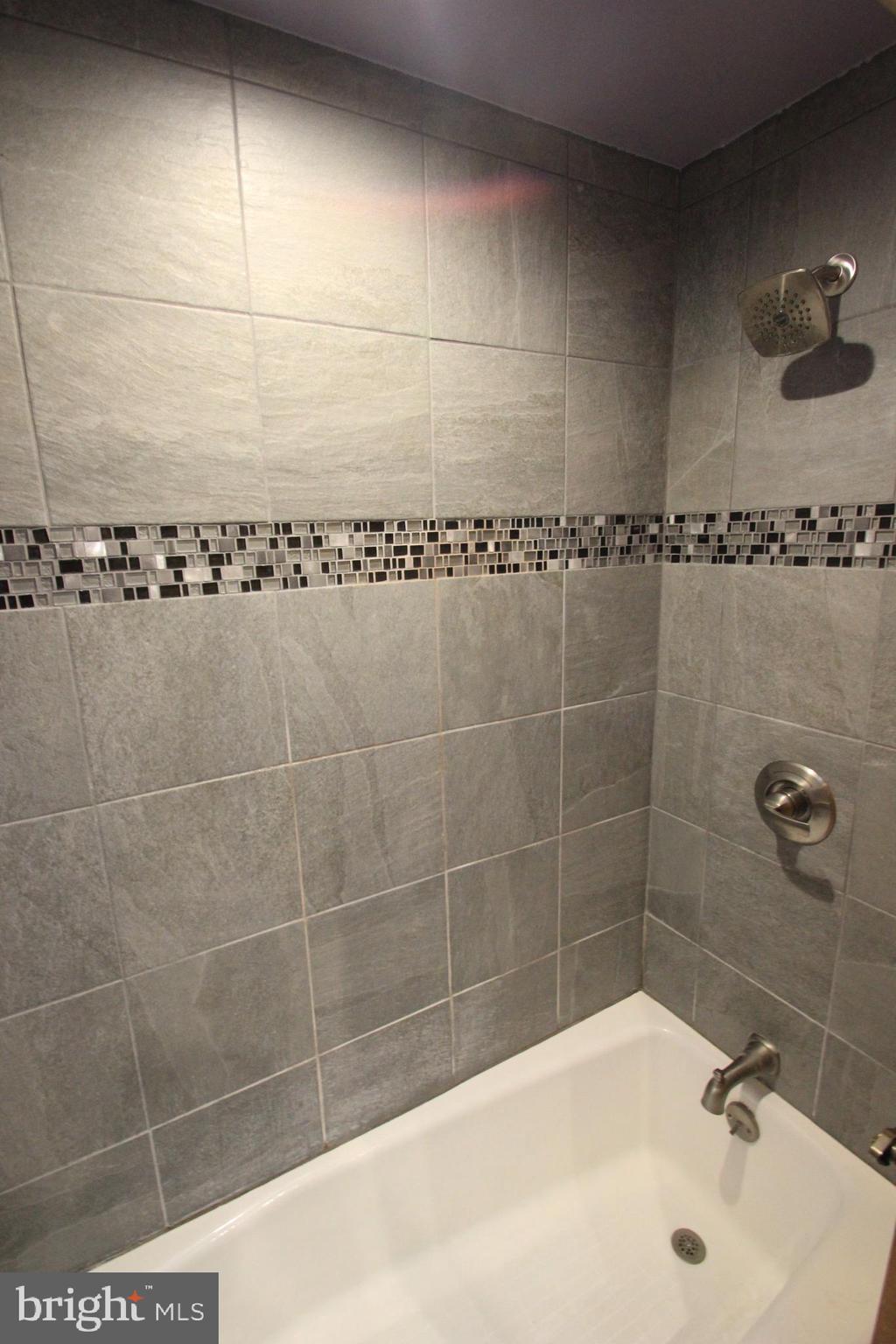 12416 Sweet Briar Road Philadelphia, PA 19154 - Photo 9 of 16 Gallery Image 9
