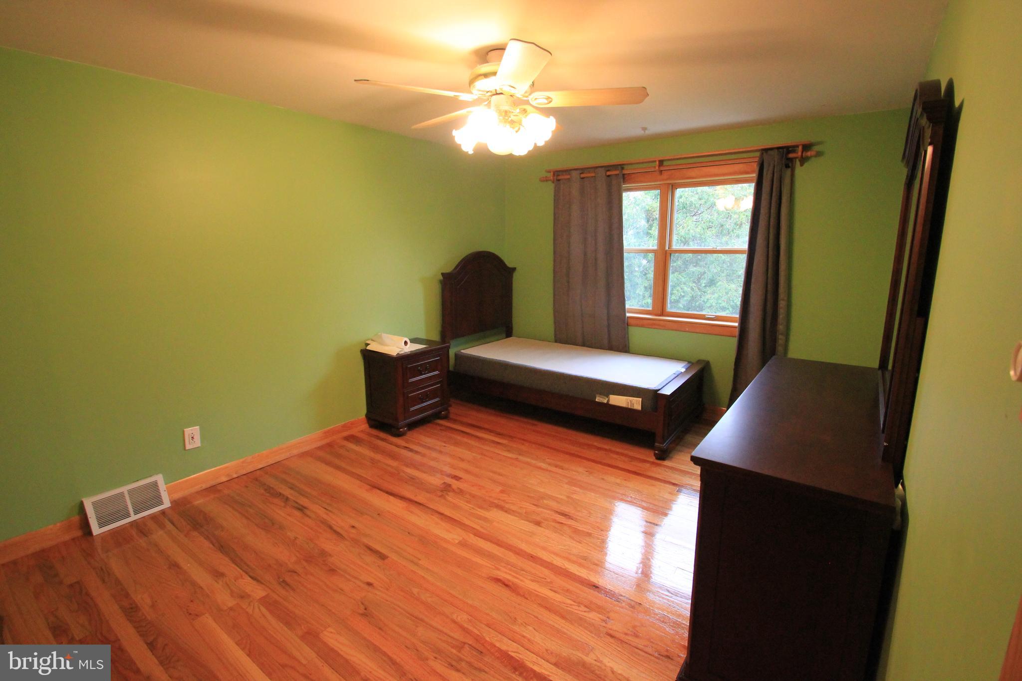 12416 Sweet Briar Road Philadelphia, PA 19154 - Photo 10 of 16 Gallery Image 10