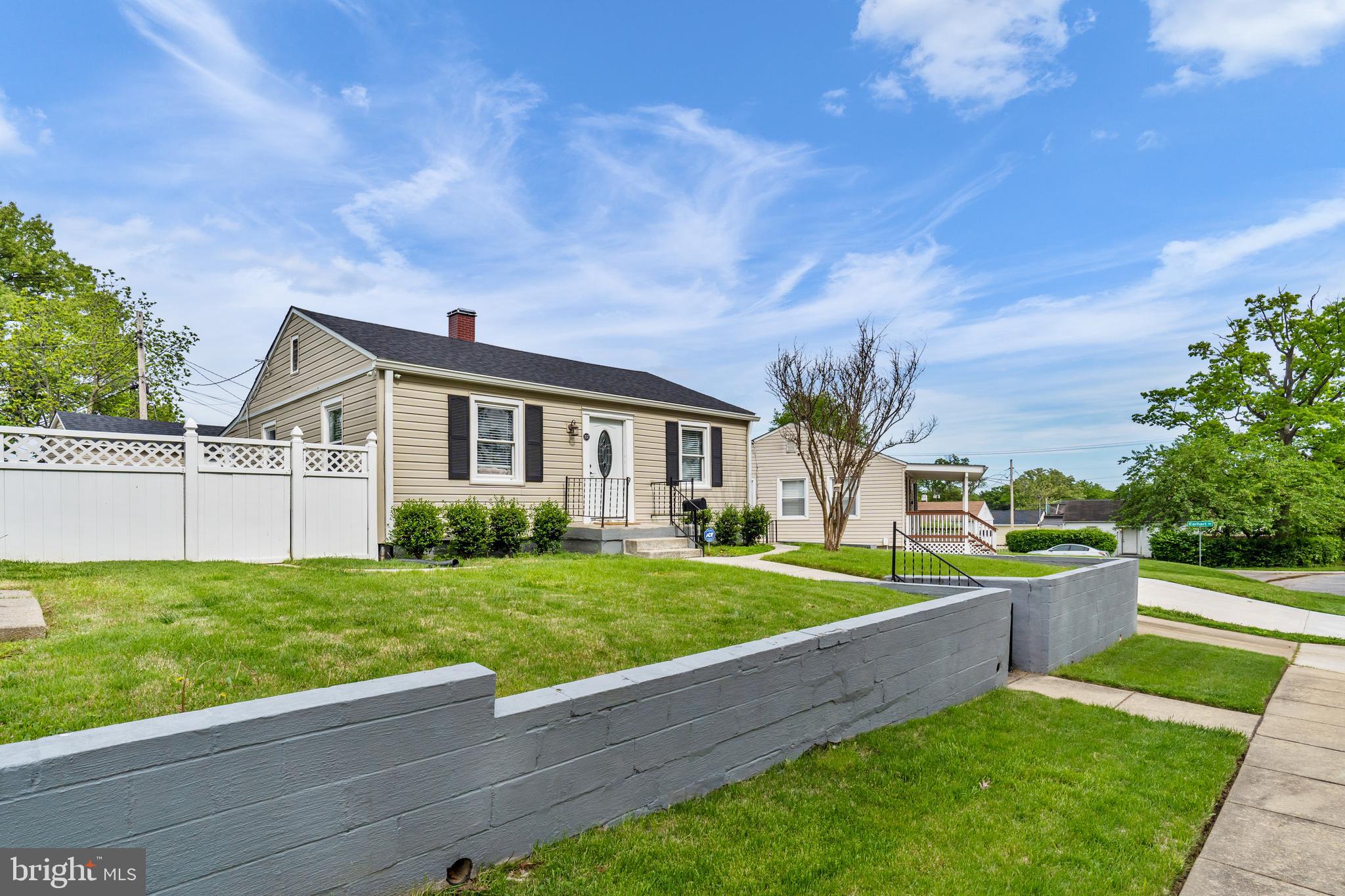 107 Alcock Road Baltimore, MD 21221 - Photo 3 of 29 Perfectly Landscaped Grounds