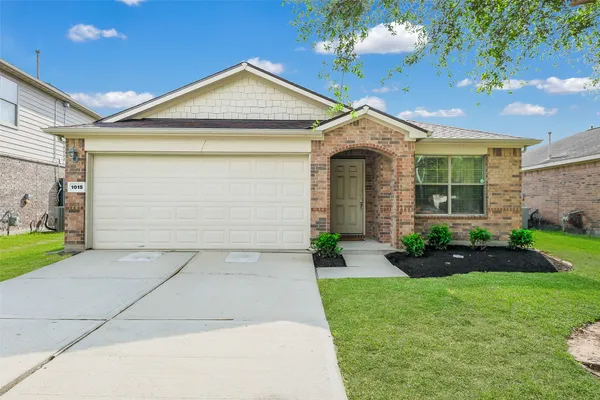 $275,000 | 1015 Honeysuckle Vine Drive, Rosenberg, TX 77469