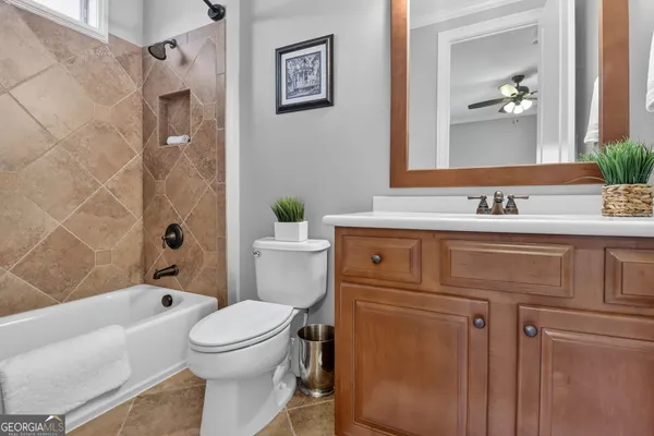 $1,049,990 | 140 Waltham Way, Fayetteville, GA 30214