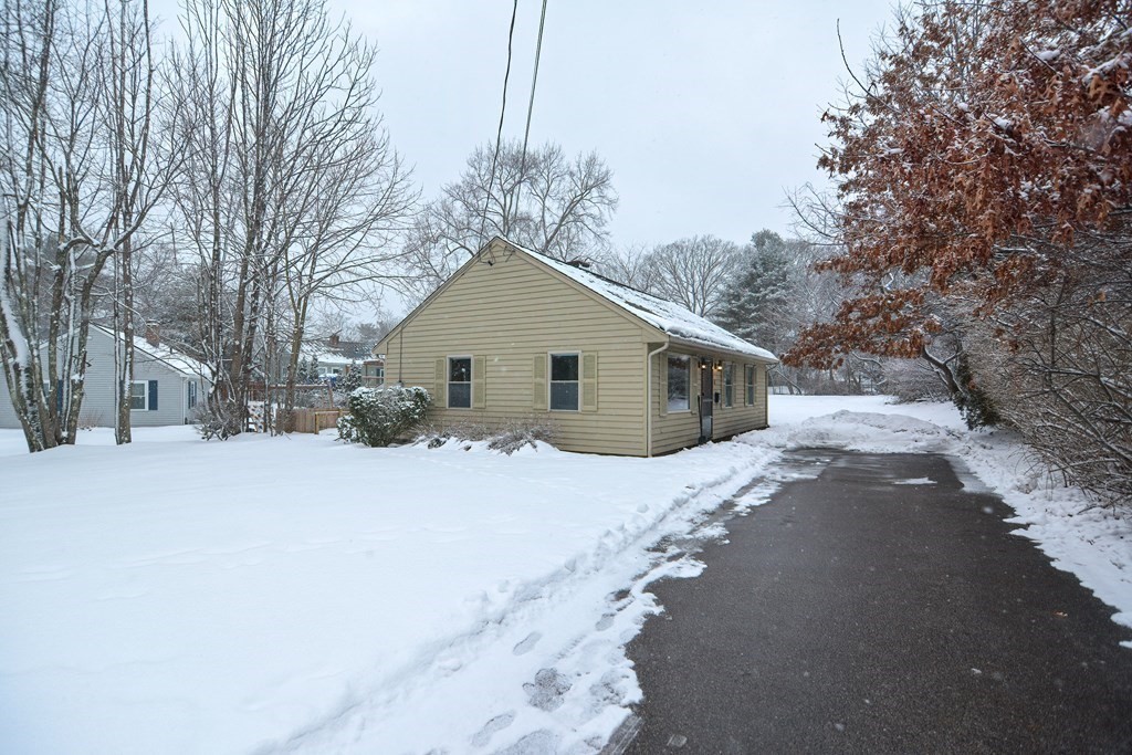 62 Rayburn Road Stoughton, MA 02072 - Photo 1 of 36 Gallery Image 1