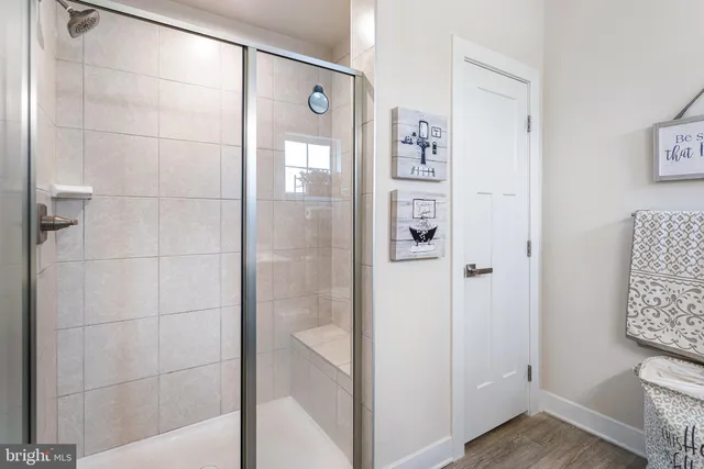 a view of entryway and workspace