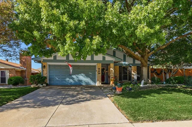 front view of house with a yard
