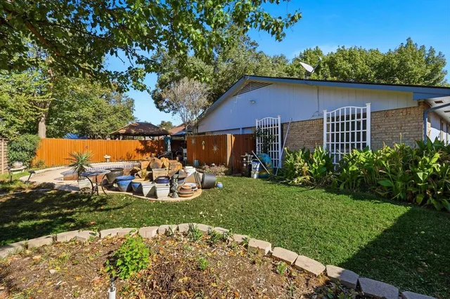 $380,000 | 2909 Oakridge Drive, Bedford, TX 76021