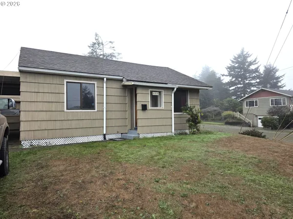 $244,900 | 805 Pacific Avenue, Coos Bay, OR 97420