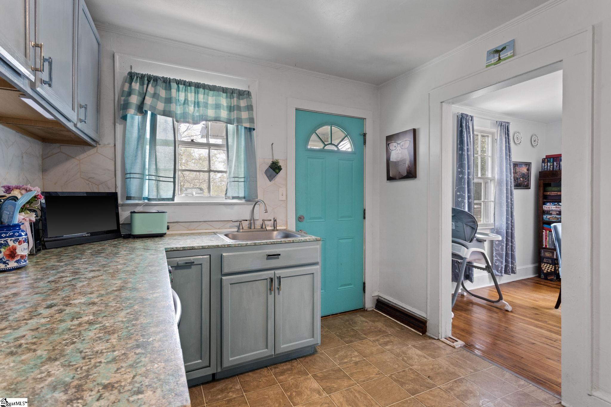 305 West Morse Street Pendleton, SC 29670 - Photo 14 of 31