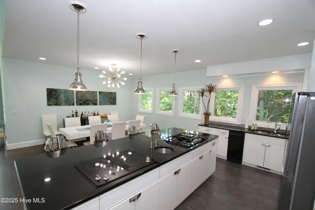 $600,000 | 1458 Forest Acres Drive, Greenville, NC 27834