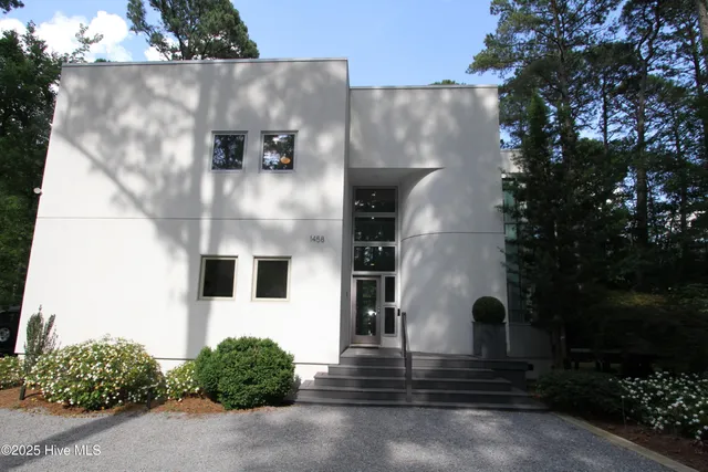 $600,000 | 1458 Forest Acres Drive, Greenville, NC 27834