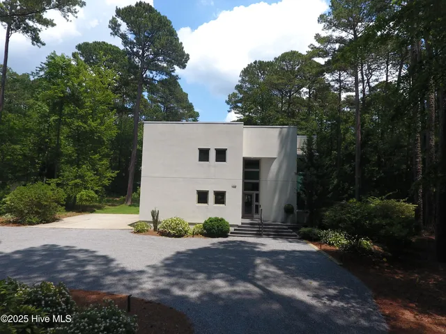 $600,000 | 1458 Forest Acres Drive, Greenville, NC 27834