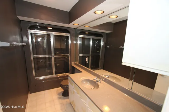 $600,000 | 1458 Forest Acres Drive, Greenville, NC 27834