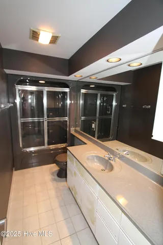 $600,000 | 1458 Forest Acres Drive, Greenville, NC 27834