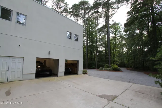 $600,000 | 1458 Forest Acres Drive, Greenville, NC 27834