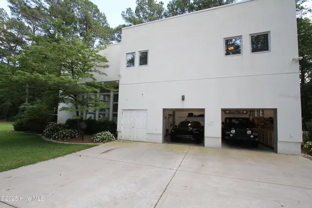 $600,000 | 1458 Forest Acres Drive, Greenville, NC 27834