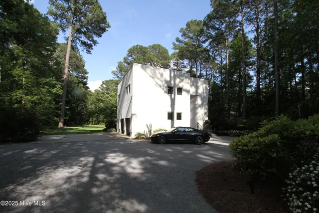 $600,000 | 1458 Forest Acres Drive, Greenville, NC 27834