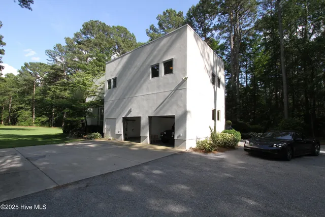 $600,000 | 1458 Forest Acres Drive, Greenville, NC 27834