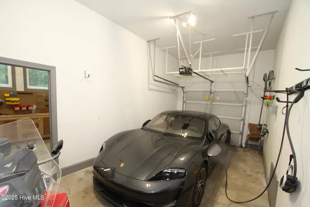 $600,000 | 1458 Forest Acres Drive, Greenville, NC 27834