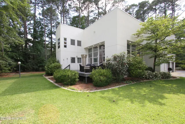 $600,000 | 1458 Forest Acres Drive, Greenville, NC 27834