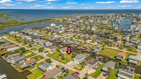 $287,000 | 16530 Nassau Way, Jamaica Beach, TX 77554
