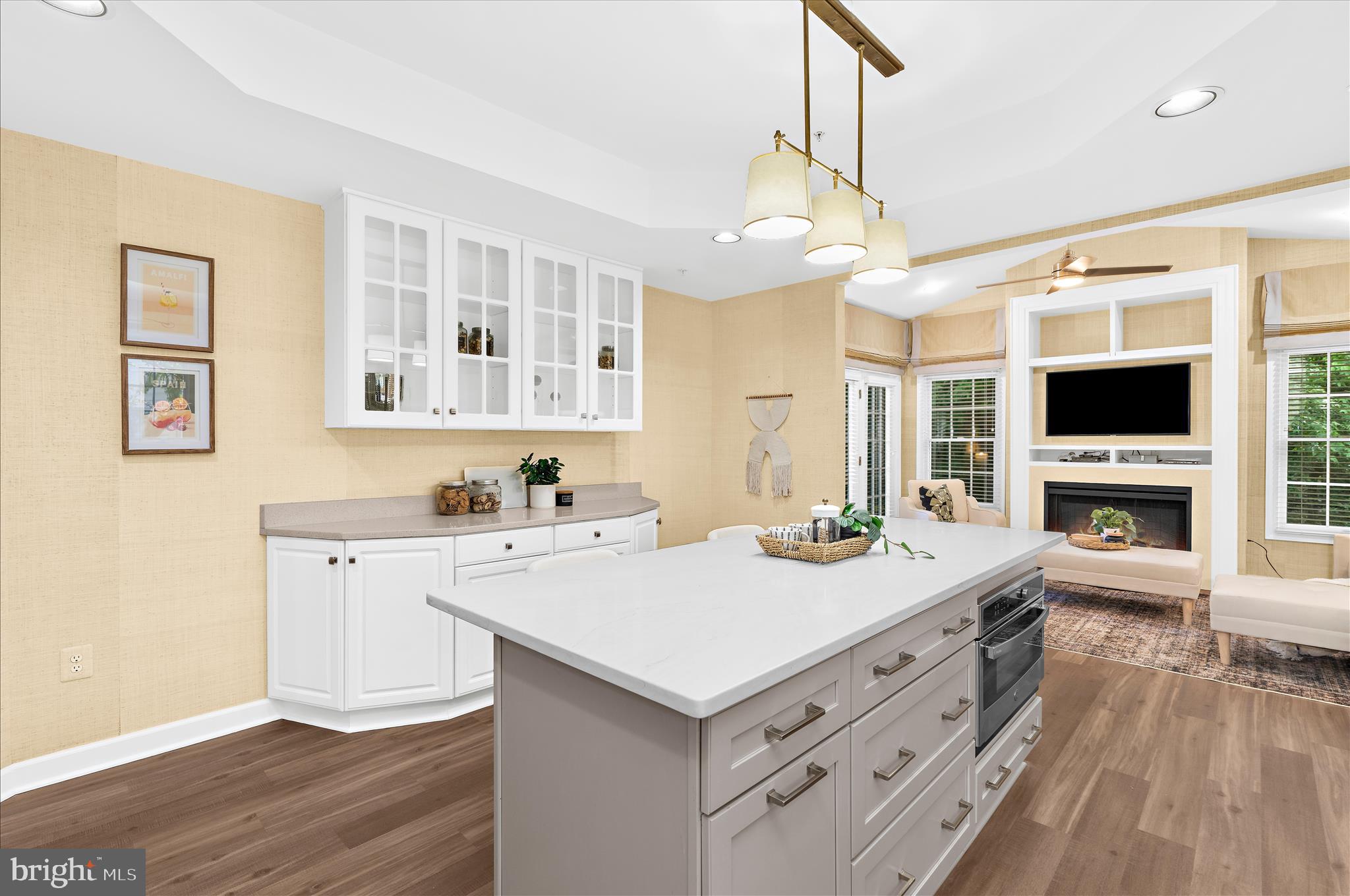 334 Colony Point Place Edgewater, MD 21037 - Photo 13 of 44 Custom lighting as well as recessed lighting