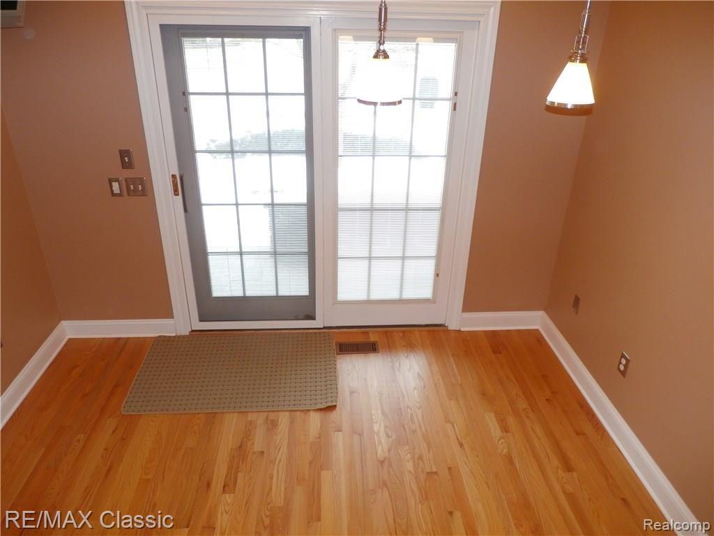 49673 Timber Trail Novi, MI 48374 - Photo 19 of 51 P3140139.JPG