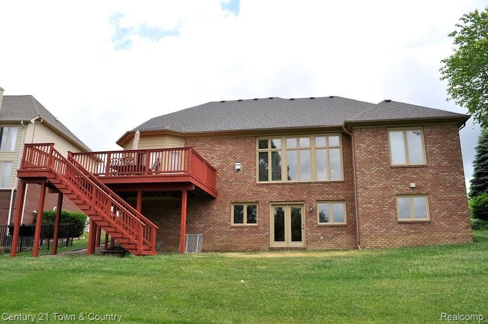1211 Tulberry Circle Rochester, MI 48306 - Photo 2 of 39 32.jpg