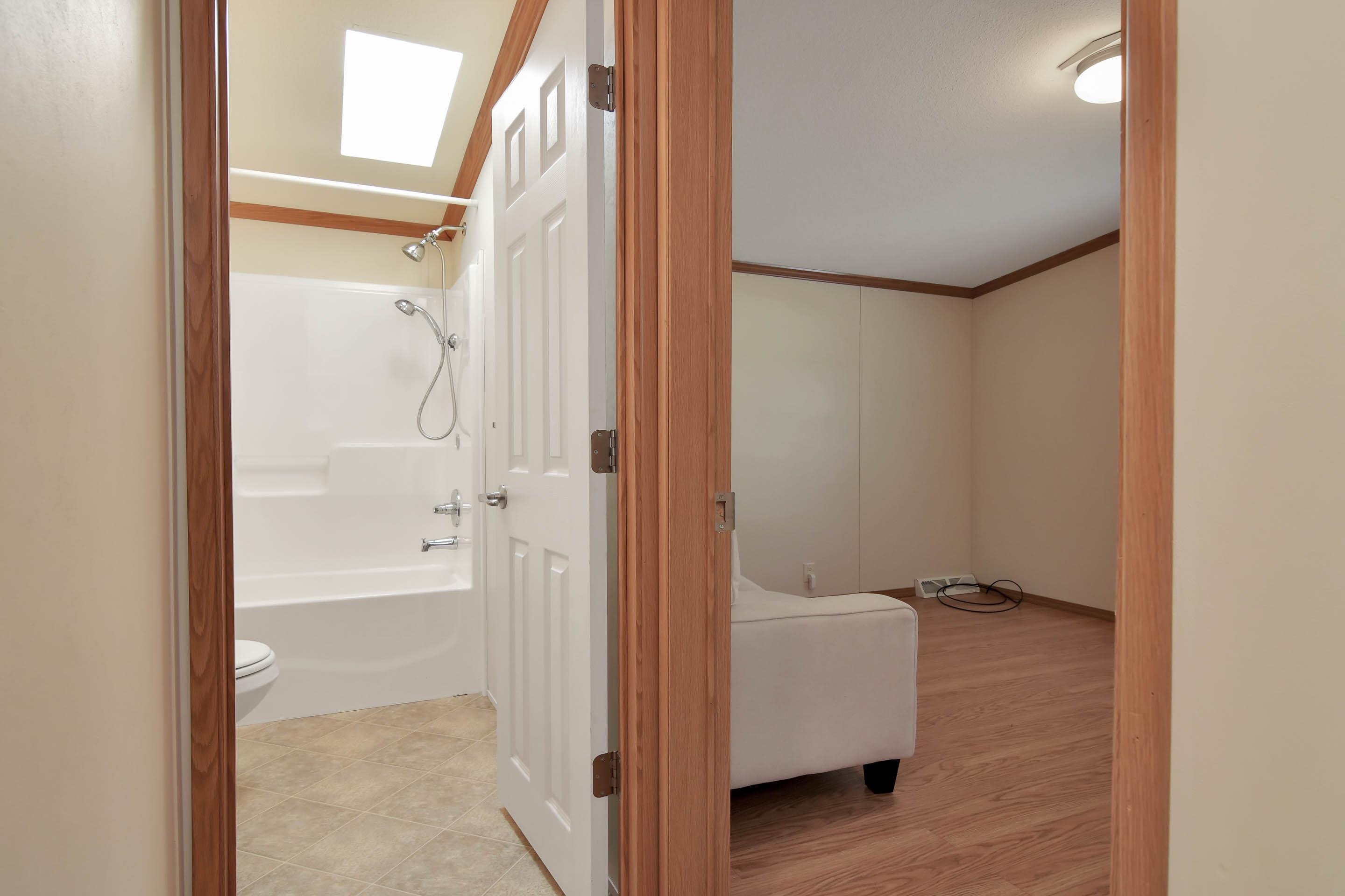 57 Beatrice Road Salem, NH 03079 - Photo 5 of 37 Gallery Image 5